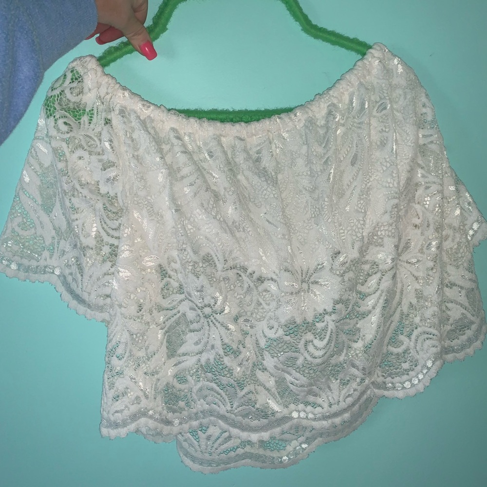 Cute lace crop top!